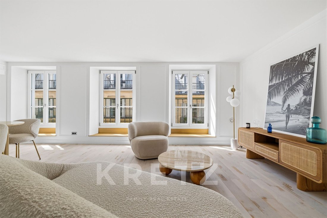Apartment in Saint Germain l'Auxerrois, Paris 1er Arrondissement, Paris 2 - 18314260