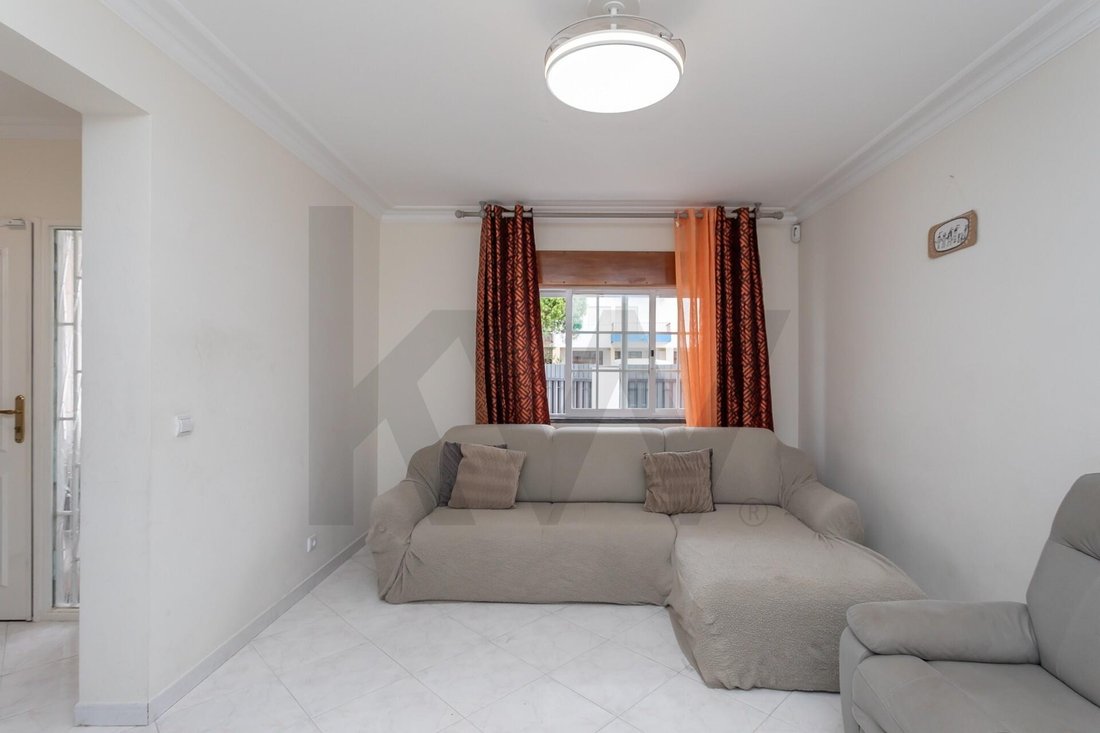 Townhouse in Algueirao-Mem Martins, Lisbon, Portugal 5 - 18315907