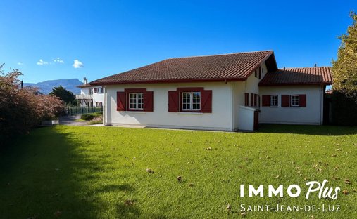 House in Sainte Barbe-Lac, Saint-Jean-de-Luz, France 1