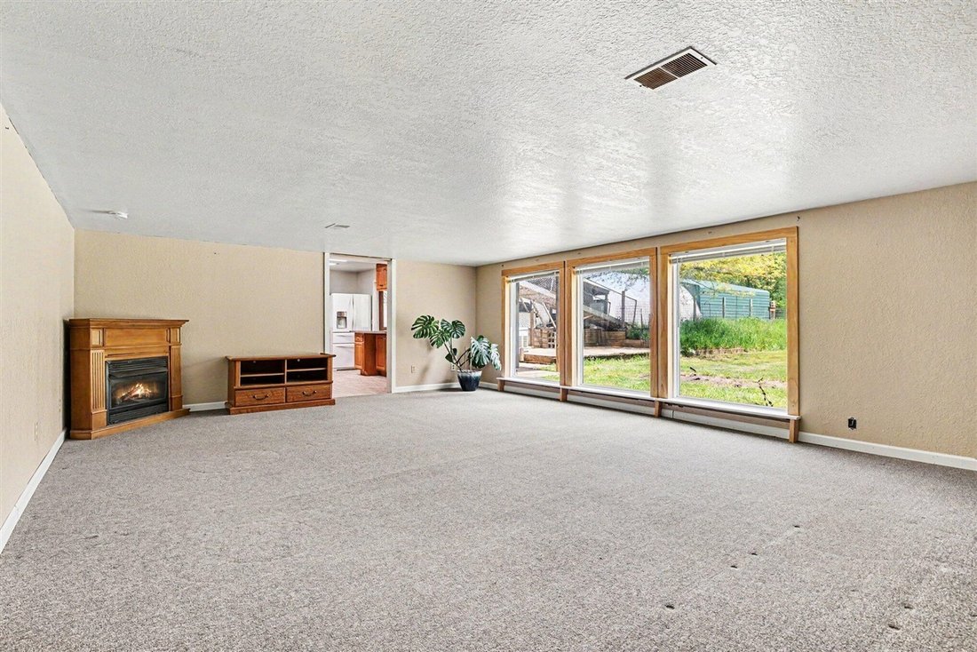 House in Scotts, Michigan, United States 3 - 18309600