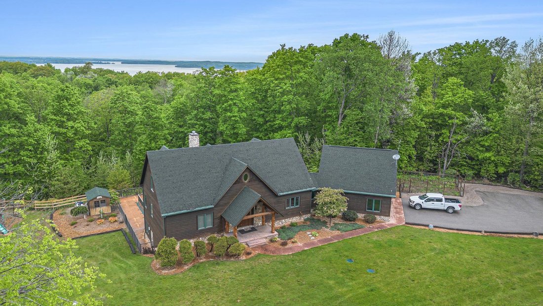 House in Williamsburg, Michigan, United States 4 - 18309073