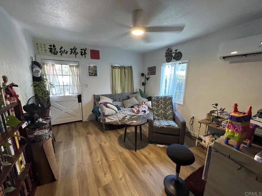 San Diego, California, United States 2 - 18313382
