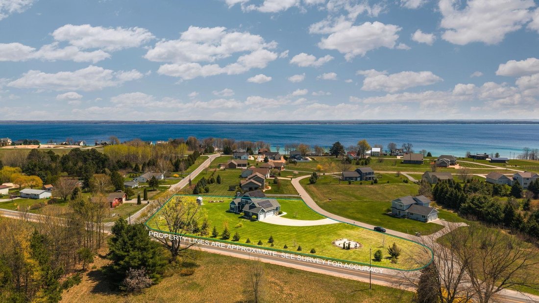 House in Traverse City, Michigan, United States 1 - 18310137