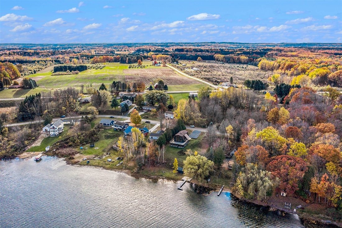 House in Scottville, Michigan, United States 3 - 18308639
