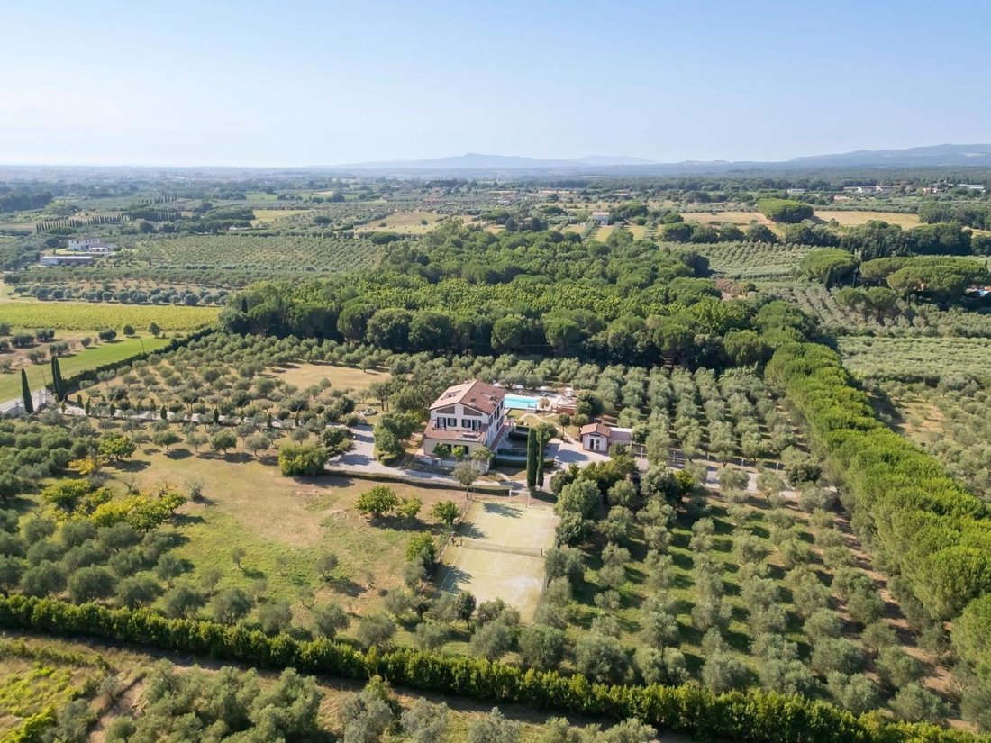 Villa in Cecina Centro, Cecina, Tuscany 2 - 18312940