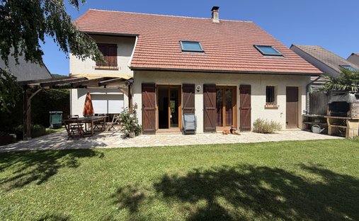House in Coteau Sud, Chevreuse, France 1