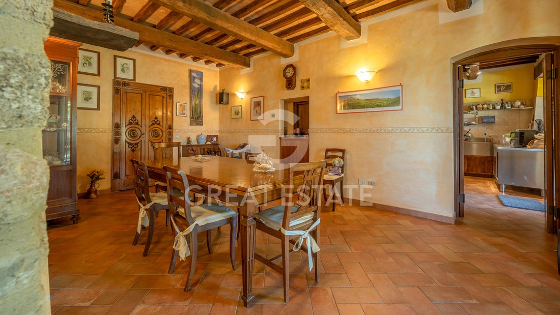 Estate in Todi, Umbria, Italy 5 - 18311734