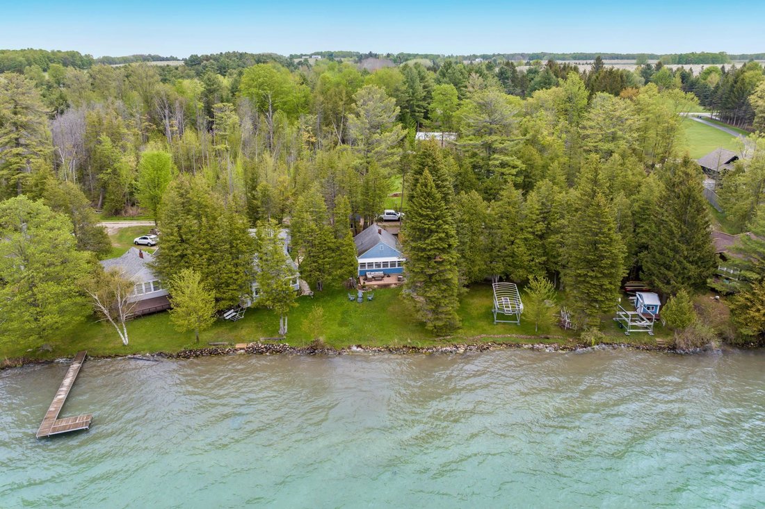 House in Rapid City, Michigan, United States 5 - 18309745