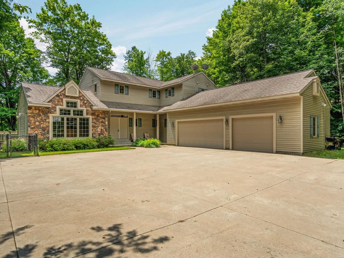 House in Thompsonville, Michigan, United States 1 - 18309304
