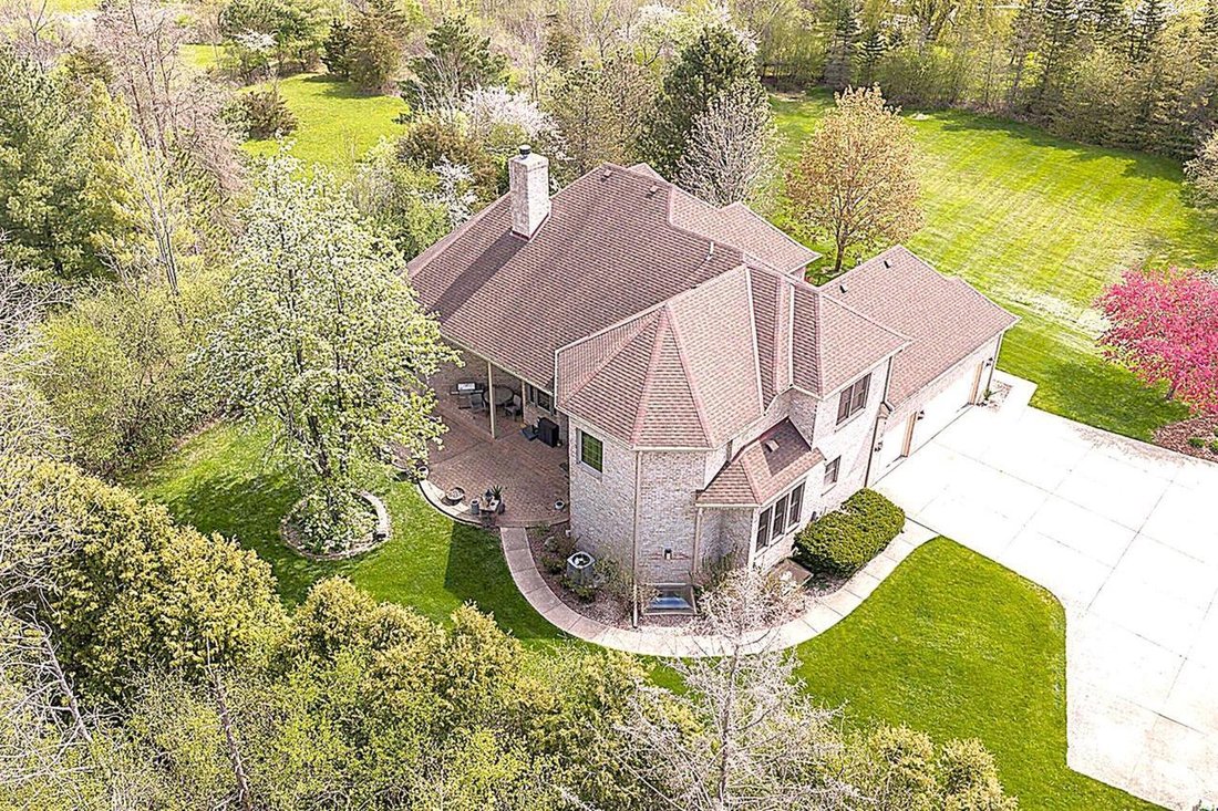 House in Thiensville, Wisconsin, United States 1 - 18154680