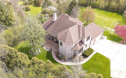 House in Thiensville, Wisconsin, United States 1
