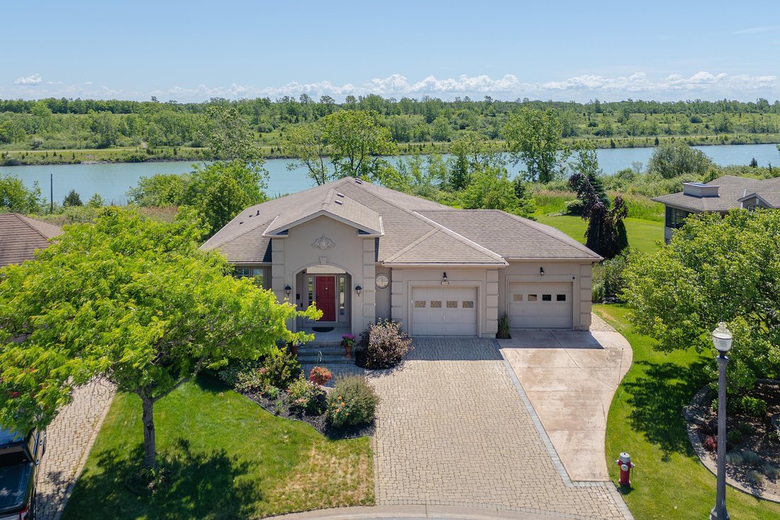 House in Welland, Ontario, Canada 1 - 18310496