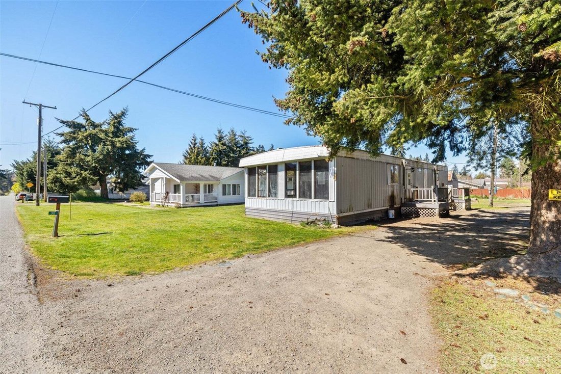Port Angeles, Washington, United States 2 - 18311439