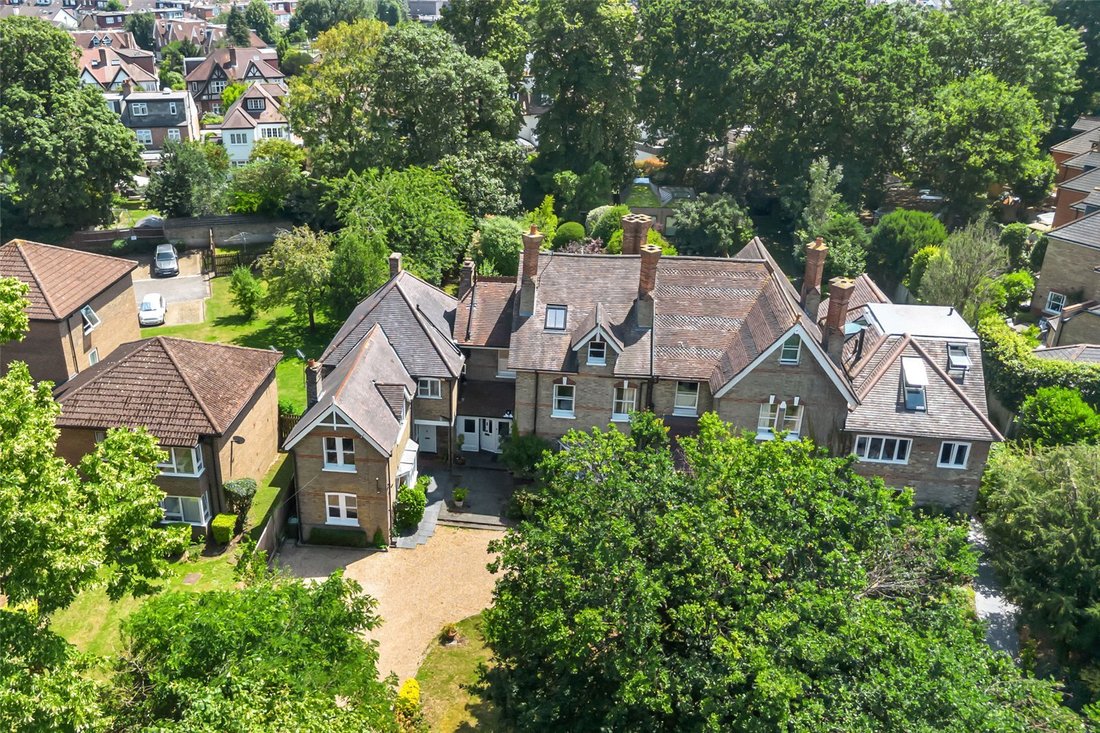 House in Richmond Upon Thames, England 2 - 18311693