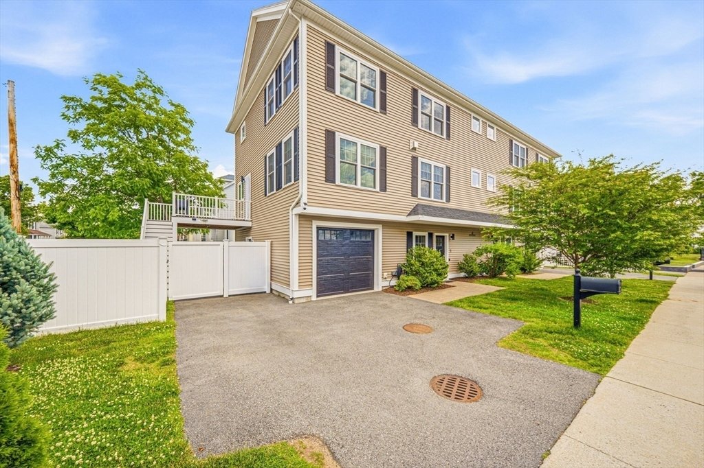 Condo in Waltham, Massachusetts, United States 2 - 18159988