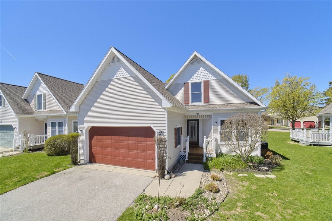 Condo in Manistee, Michigan, United States 1 - 18309957