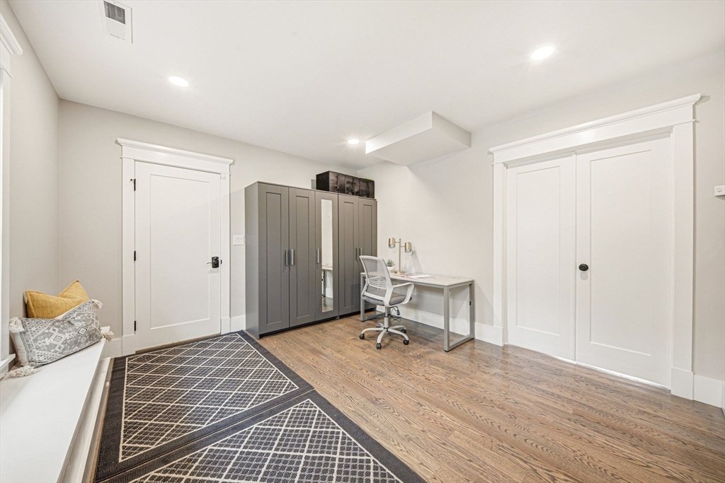 Condo in Waltham, Massachusetts, United States 4 - 18159988