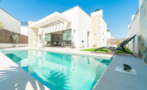 House in San Miguel de Salinas, Valencian Community, Spain 1