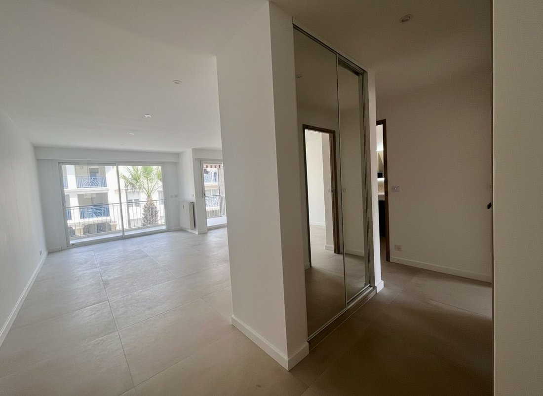 Apartment in Ville-Les Saquedes-Le Bouillonnet, Sainte-Maxime, France 1 - 17072473