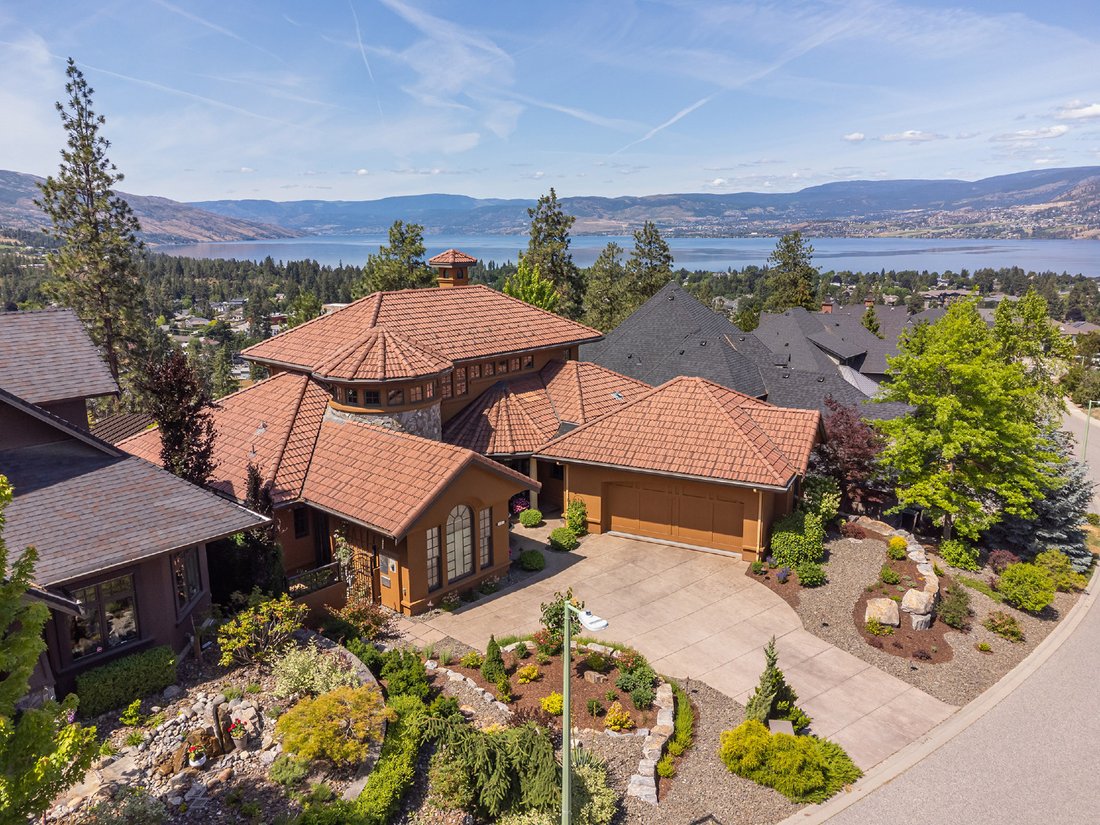House in Kelowna, British Columbia, Canada 1 - 18315220