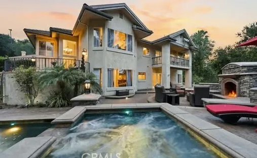 House in Santa Paula, California, United States 1