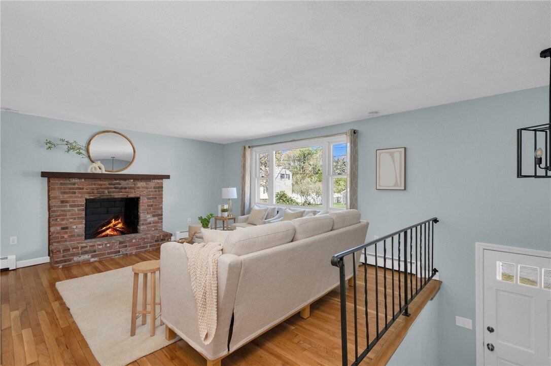 House in Barrington, Rhode Island, United States 2 - 18316027