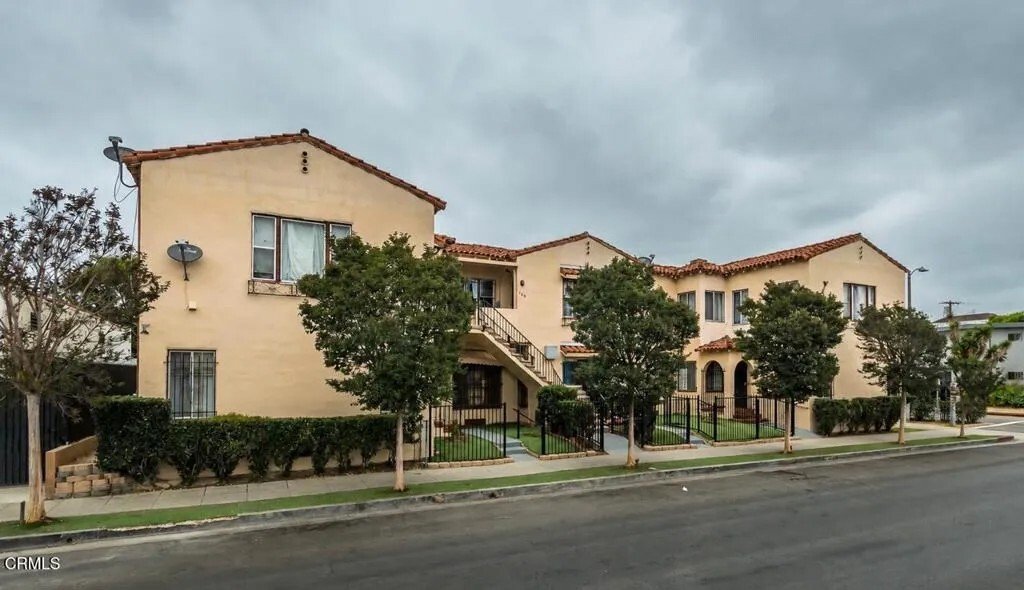 Los Angeles, California, United States 2 - 18316139