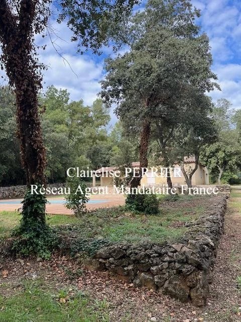 Estate in Sainte-Anastasie-sur-Issole, Provence-Alpes-Côte d'Azur, France 1 - 17325139
