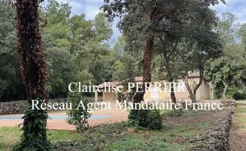 Estate in Sainte-Anastasie-sur-Issole, Provence-Alpes-Côte d'Azur, France 1