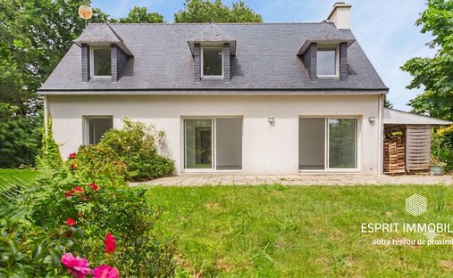Villa in Riec-sur-Belon, Brittany, France 1