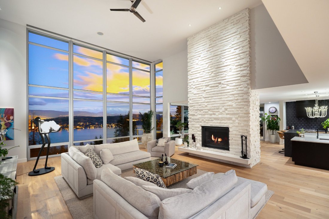 House in Kelowna, British Columbia, Canada 5 - 18315219