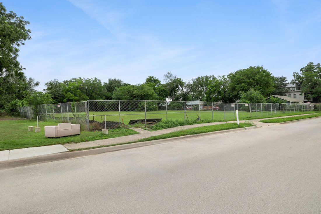 Austin, Texas, United States 5 - 18315446