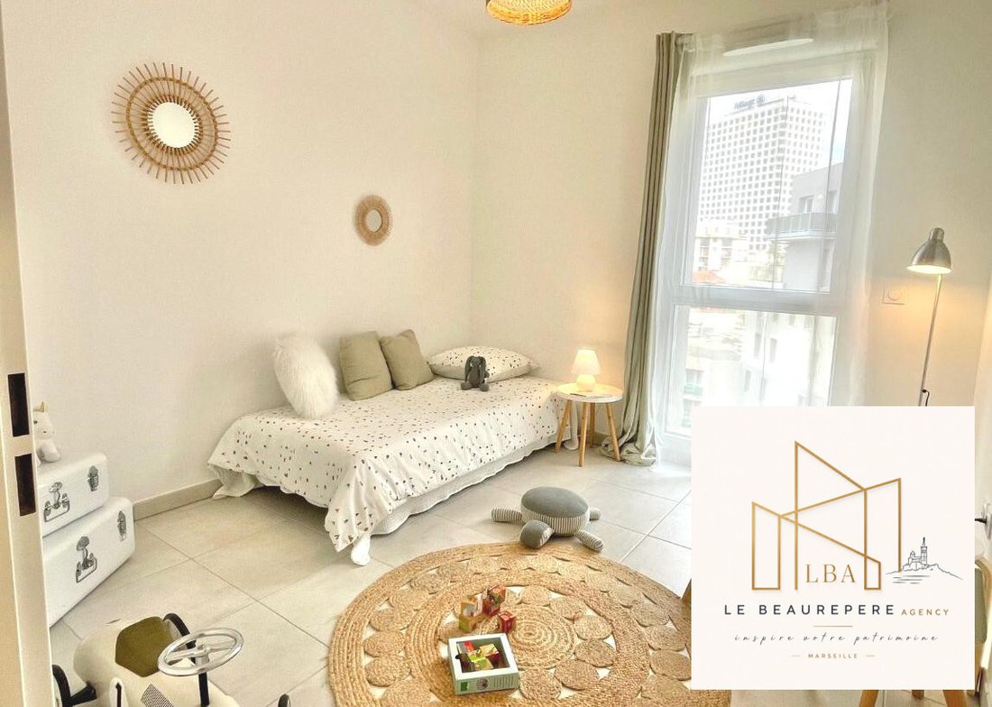 Apartment in Vieille Chapelle, 8e Arrondissement, Marseille 5 - 18256837