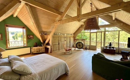 Estate in Yenne, Auvergne-Rhône-Alpes, France 1