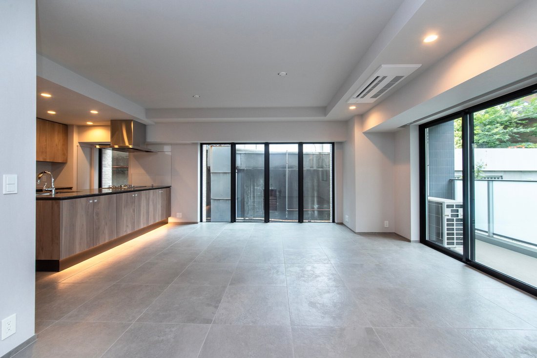 Condo in Minato City, Tokyo, Japan 2 - 18315096