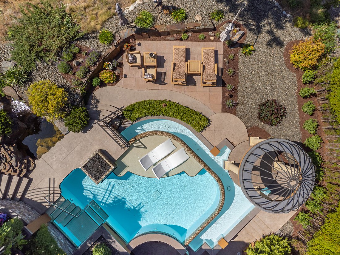 House in Kelowna, British Columbia, Canada 2 - 18315220