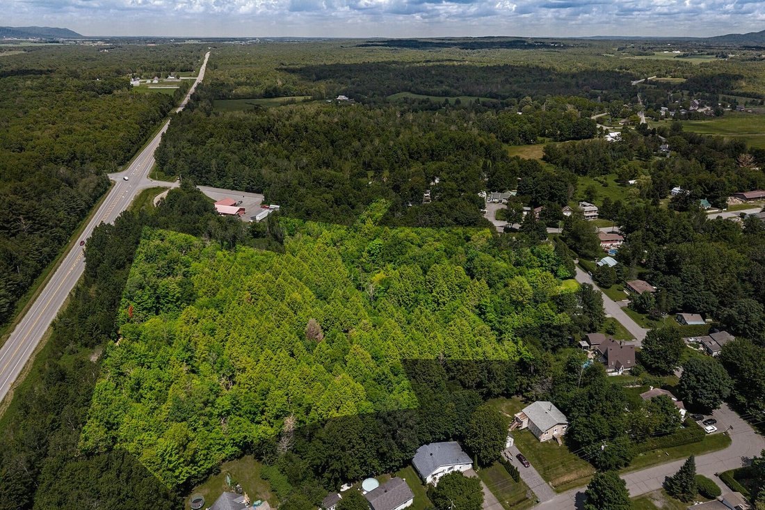 Land in Bromont, Quebec, Canada 2 - 18315182
