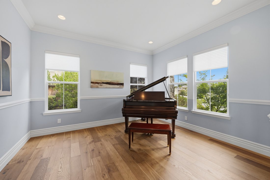 Rocklin, California, United States 4 - 18315637