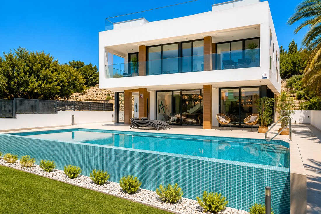 Villa in Estepona, Andalusia, Spain 1 - 18316167