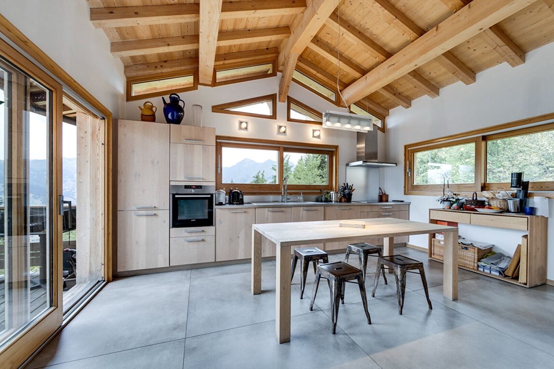 Chalet in Bourg-Saint-Maurice, Auvergne-Rhône-Alpes, France 4 - 18316243