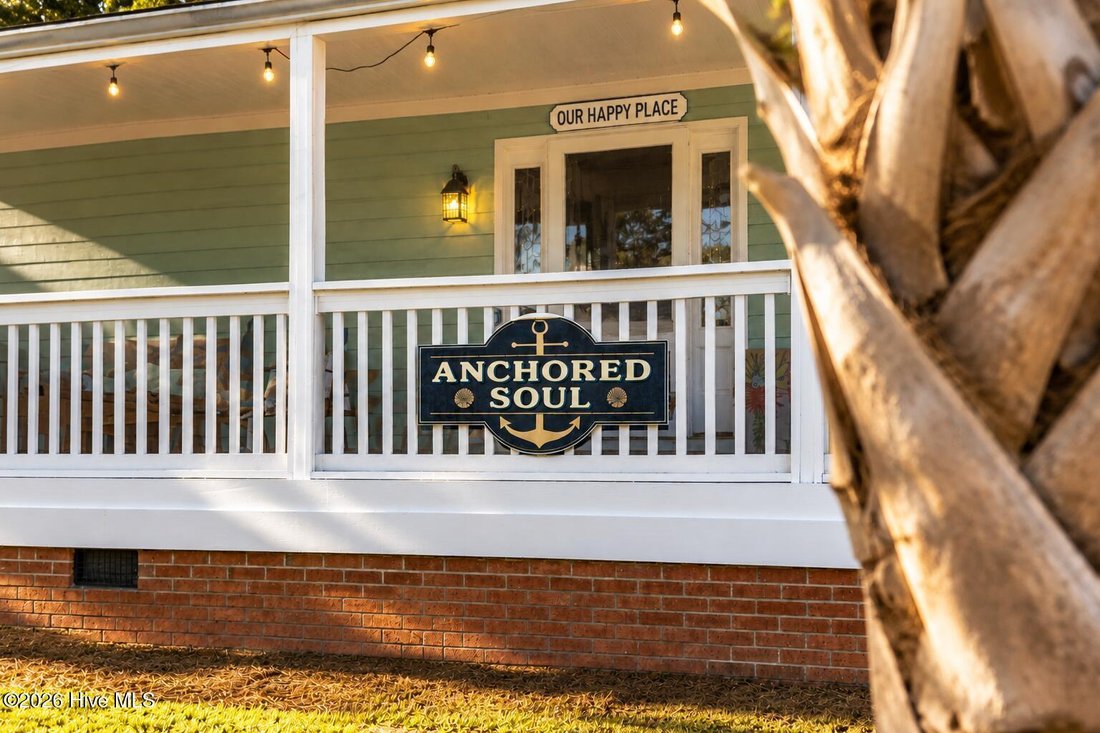 House in Oak Island, North Carolina, United States 3 - 18315029