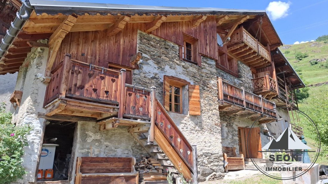 Chalet in Sainte-Foy-Tarentaise, Auvergne-Rhône-Alpes, France 1 - 18315550