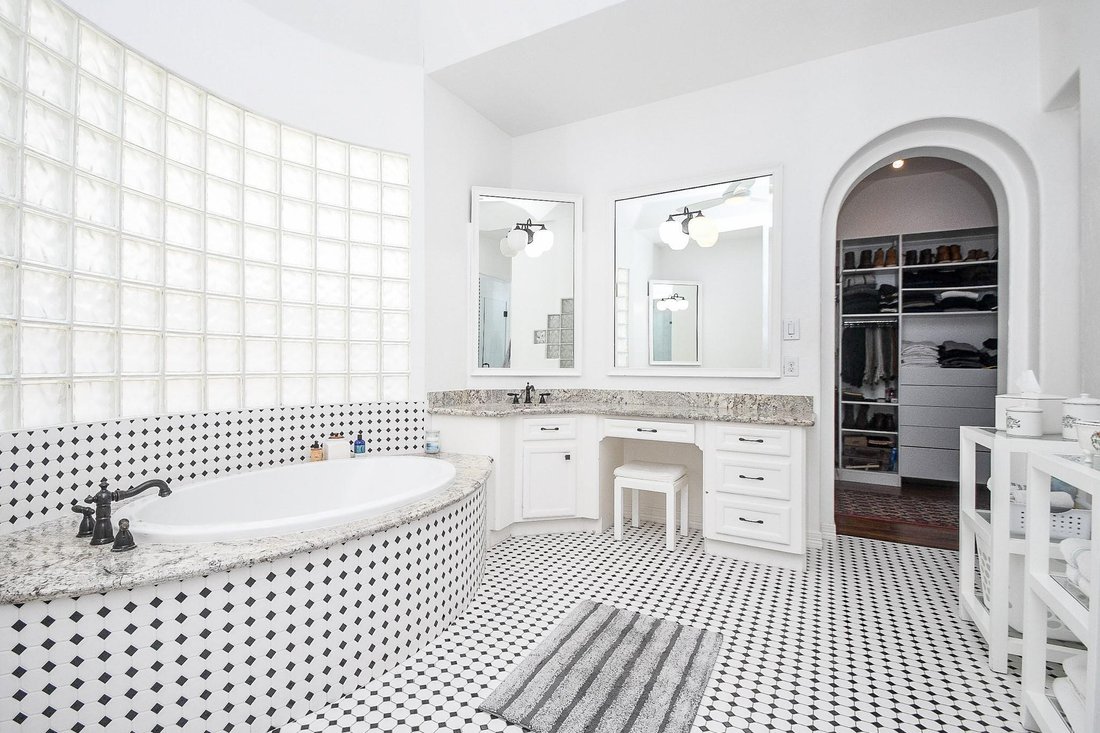 House in Sugar Land, Texas, United States 2 - 18316425