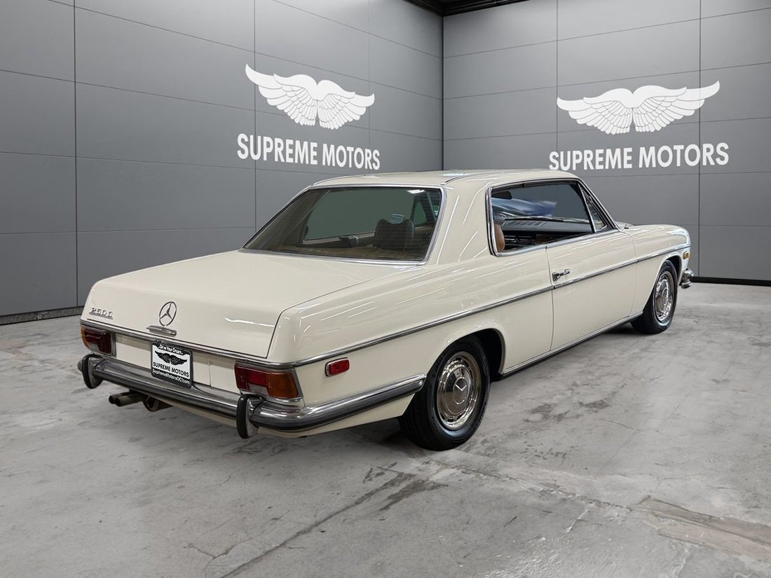 Sedan in Costa Mesa, CA, United States 3 - 18316521