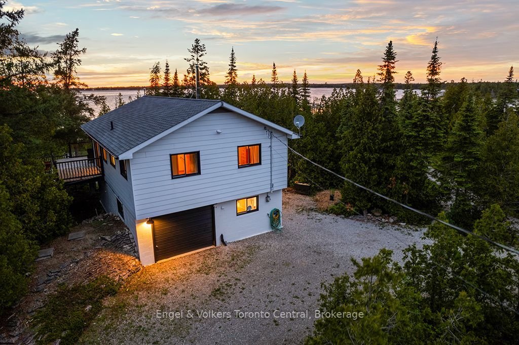 House in Miller Lake, Ontario, Canada 4 - 18316725