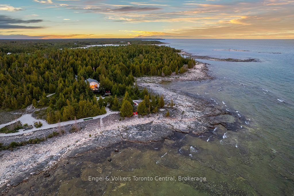 House in Miller Lake, Ontario, Canada 2 - 18316725