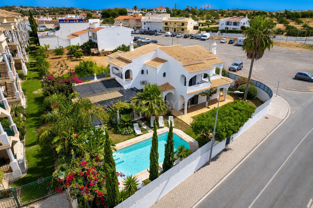 Villa in Guia, Algarve, Portugal 1 - 18314015
