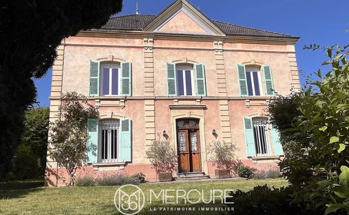 House in Saint-Alban-les-Eaux, Auvergne-Rhône-Alpes, France 1