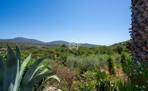 Villa in Le Plan-de-la-Tour, Provence-Alpes-Côte d'Azur, France 1