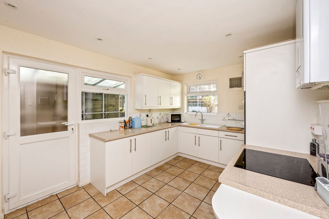 Bungalow in Storrington, England 2 - 18316746